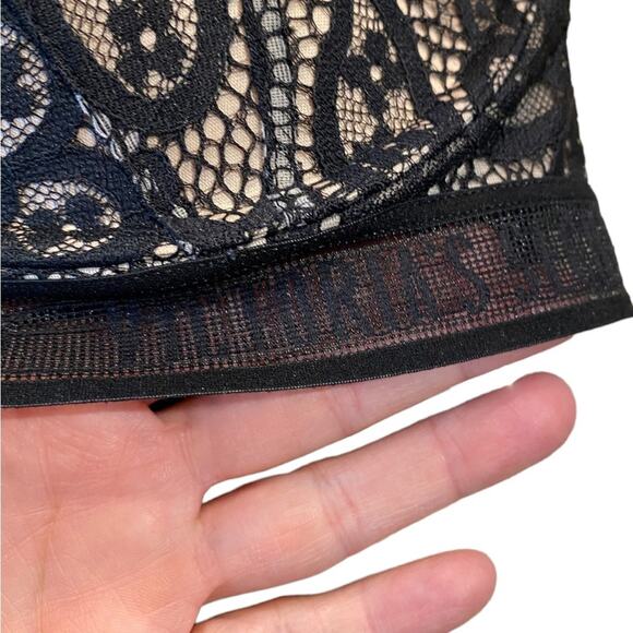 Victoria’s Secret Very Sexy Push Up Bra Black Lace 34D - Picture 3 of 8